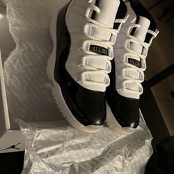 Jordan 11 - Men’s Size 9 - $260 💵 Only