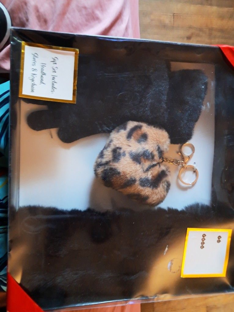 100% Polyester Gift Set