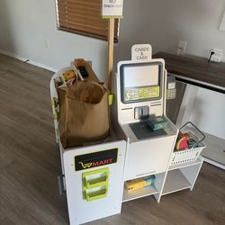Kids play grocery store