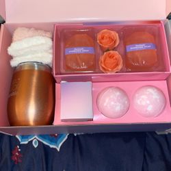  Bath Spa Items Soaps, Cup, Soap, Socks
