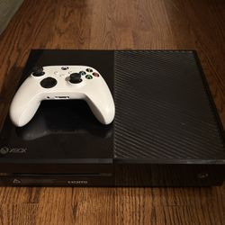 Xbox One w/ Controller