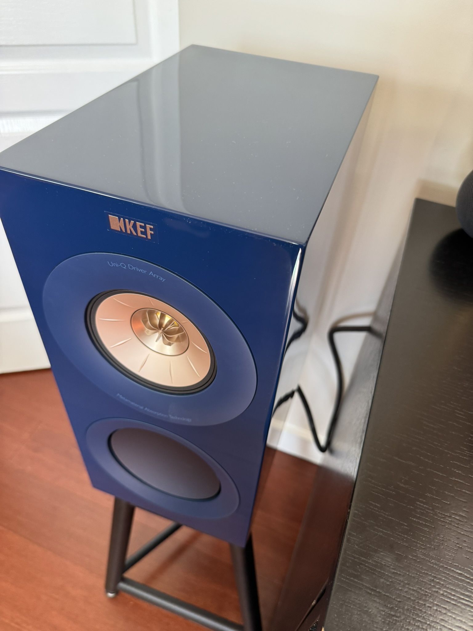 Kef R3 meta speakers & Techincs su gx70 integrated amplifier Like Klipsch Sony Marantz