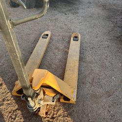 Yellow Pallet Jack 2500kg Capacity 