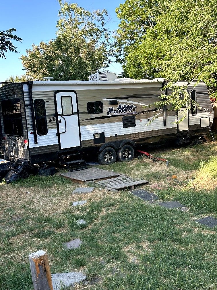 Travel Trailer 35 Foot
