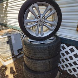 Tires and rims honda civic is 2008
