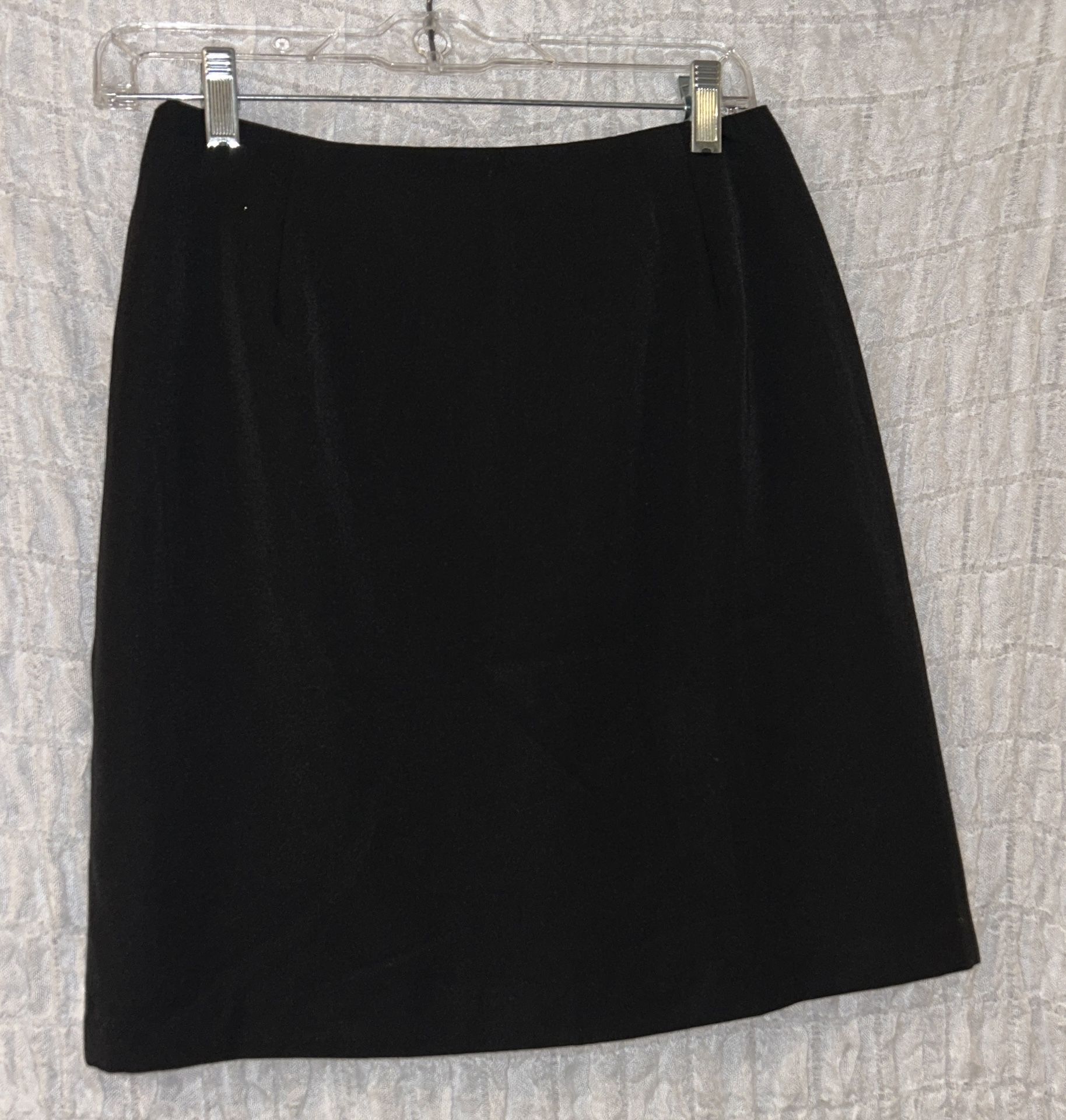 BRIGGS Petite: Classic Black Pencil Skirt, Size: 8P