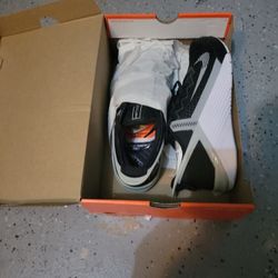 Nike Tennis Shoes 