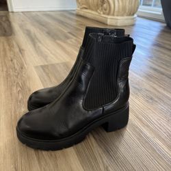 Size 9 Woman’s Boots 