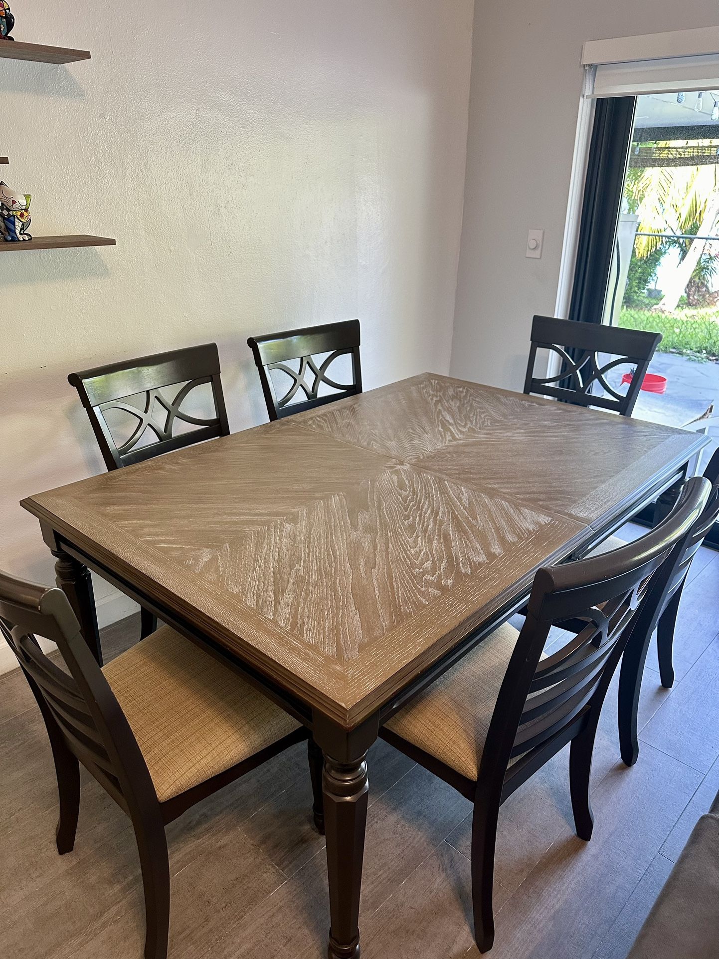 Dining Table with 6 Chairs and Extension