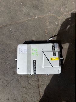 TESLA S 12-15 INVERTER UNDER REAR SEAT