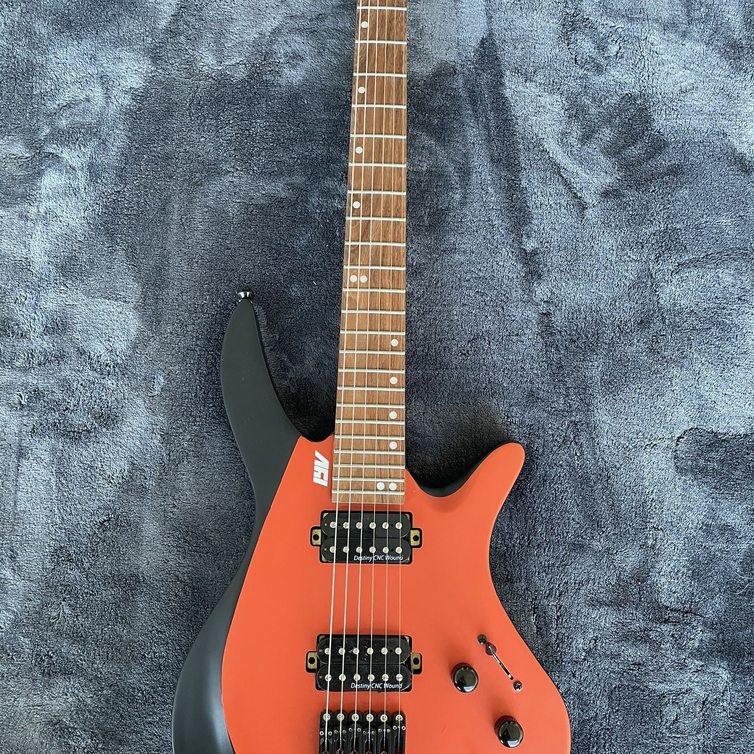 IYV Headless Electric Guitar (IYV-ISHL-500) for Sale in Maricopa