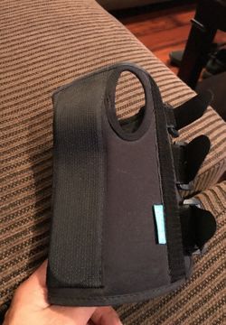 Hand brace
