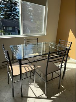 Dining Table + 4 Chairs