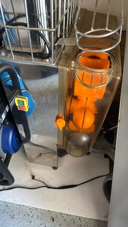 Automatic Orange Juice Maker
