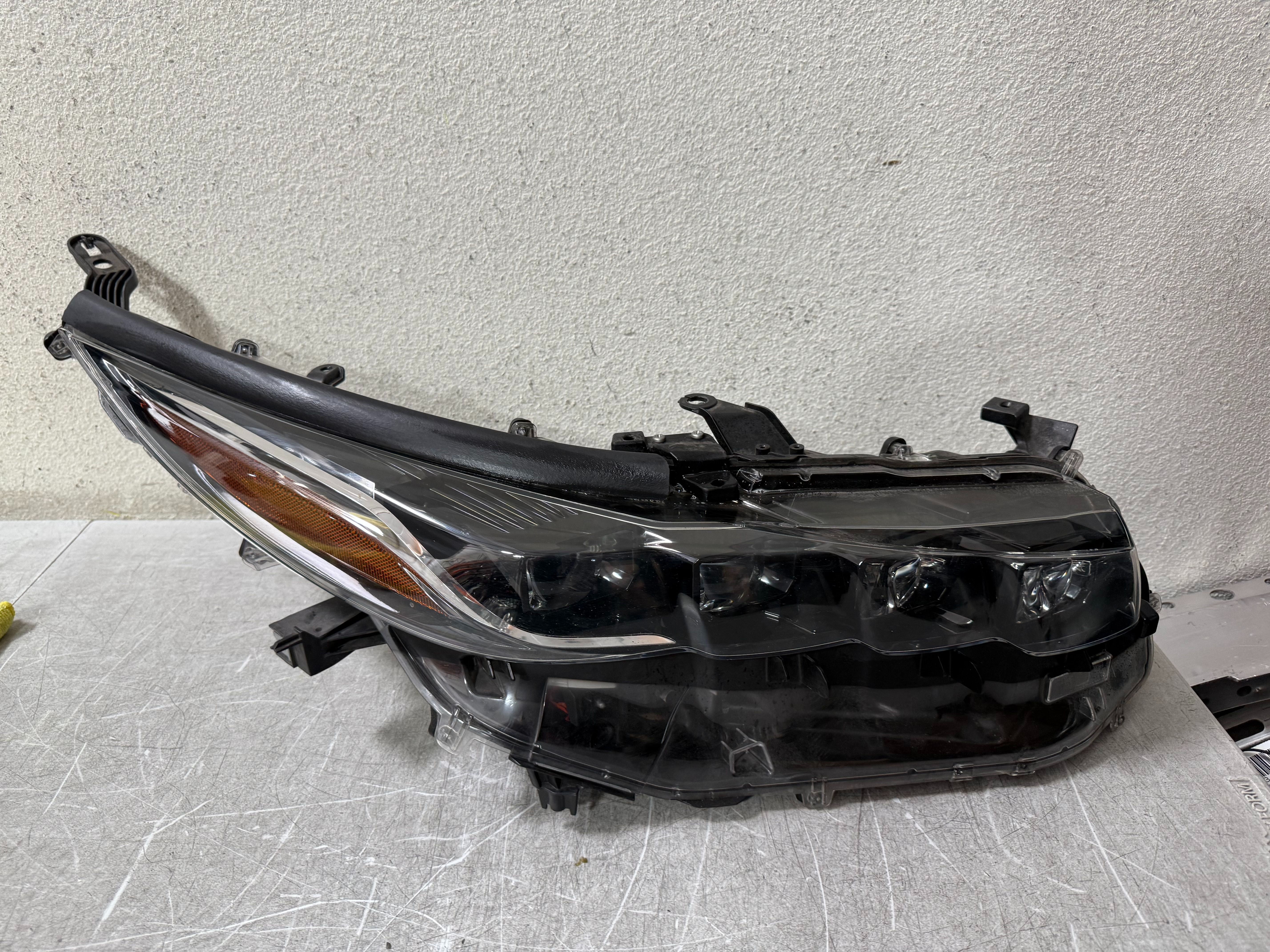TOYOTA PRUIS PRIME RIGHT HEADLIGHT 2023