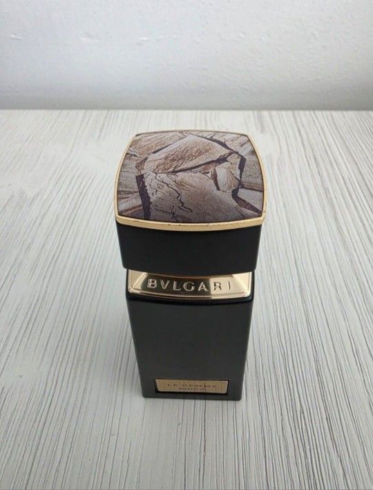 Bvlgari Le Gemme Empyr, a contrasted woody fresh fragrance