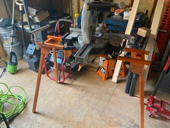 Sliding compound miter saw