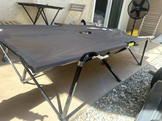 Foldable bed for outing