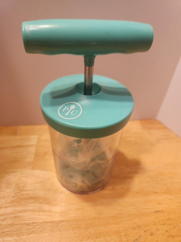 NEW Pampered Chef Whipped Cream Maker