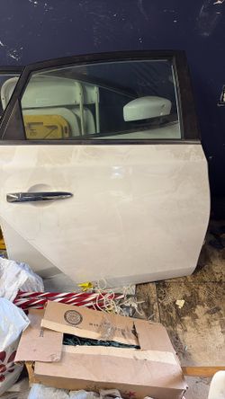 Puertas De Un Nissan Centra 2017