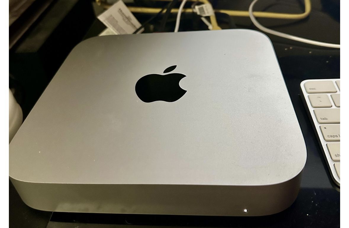 Apple Mac Mini M2 With Monitor, Keyboard And Mouse 