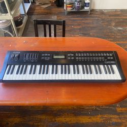 Alesis QS6.1 61-Keyboard Synthesizer
