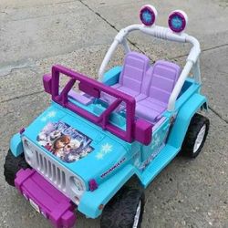 on fund Kids' Electric Car - Fun and Excitement for Mini Drivers