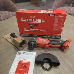 Milwaukee M18 FUEL 18V Brushless Cordless 4-1/2 in./5 in. Grinder w/Paddle Switch (Tool-Only)