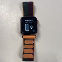 Apple Watch - Series 4 - GPS - 40 MM - Gold Aluminum Case