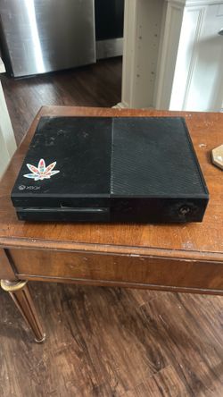 Xbox 1 with Controller and cable