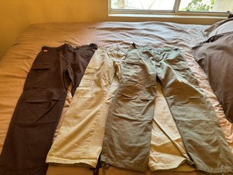 CARGO PANTS SIZE 32-34 LOOSE FIT