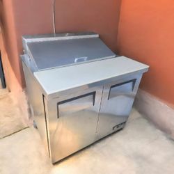 Commercial True 3ft Refrigerated Salad Sandwich Prep Table Commercial WORKS with 2 Doors and Casters