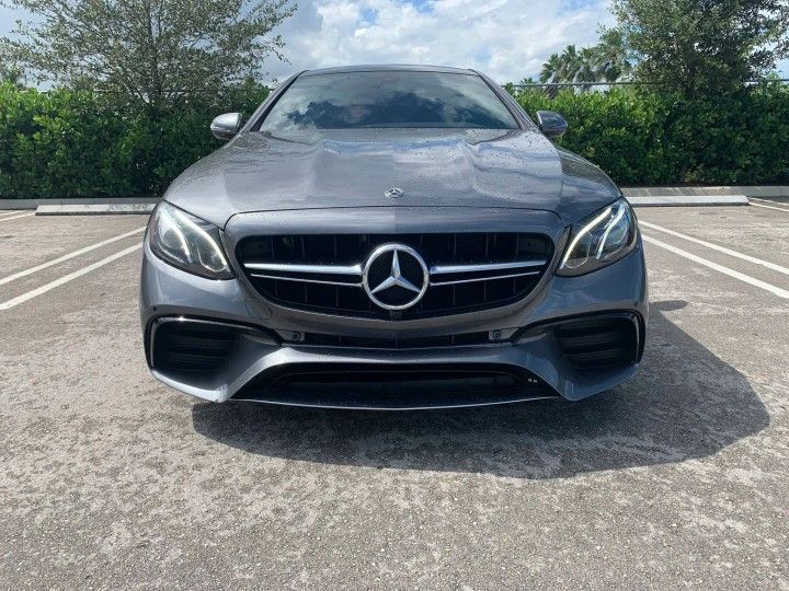 SE VENDE MERCEDES 18