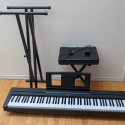 Yamaha P71 With Accessories