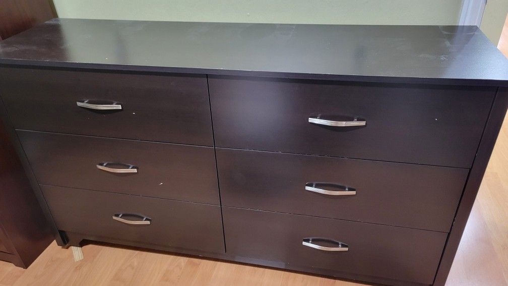 6 Drawer Dresser $60
