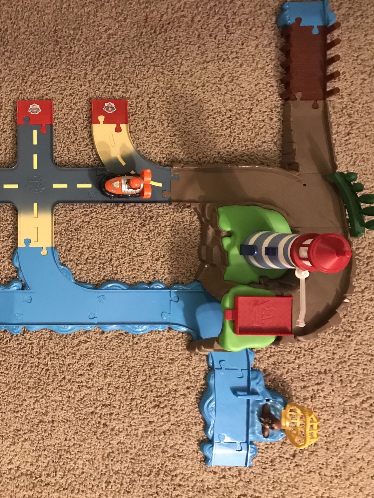 Paw Patrol Skye & Zuma’s Lighthouse Rescue Track