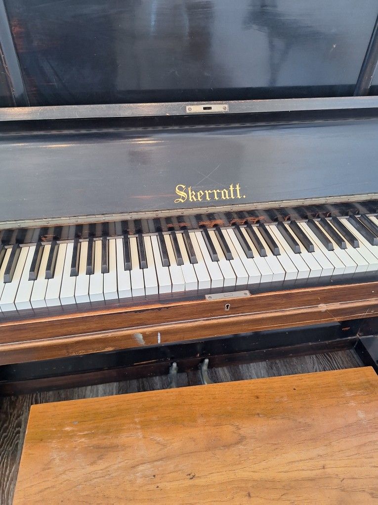 Free Upright Piano For A Good Home