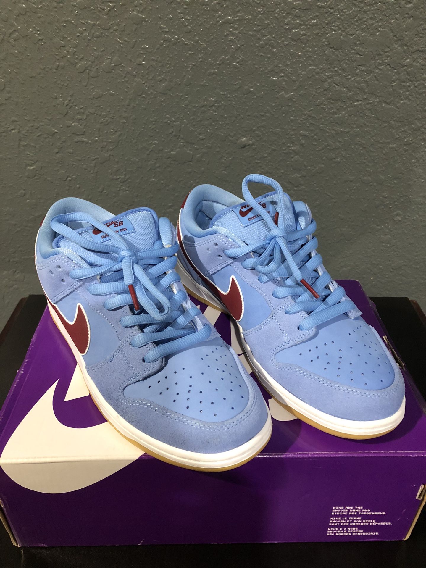 Phillies Nike SB Dunk Low Size 11