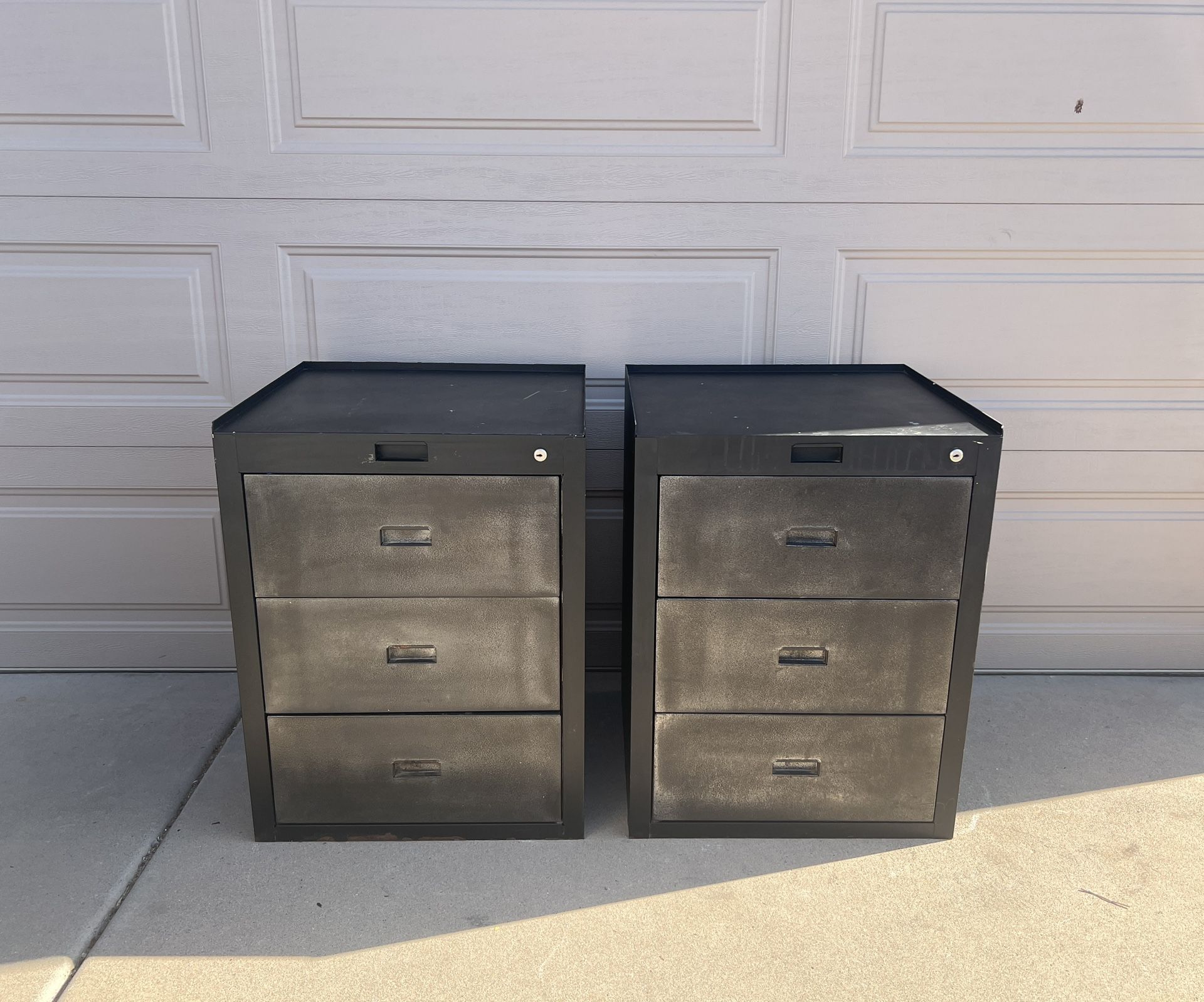 Large Metal Tool Storage Table With Drawers