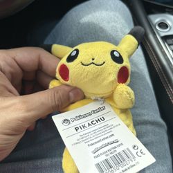 Official Pokémon Pikachu Plush (2015) w/ Tag