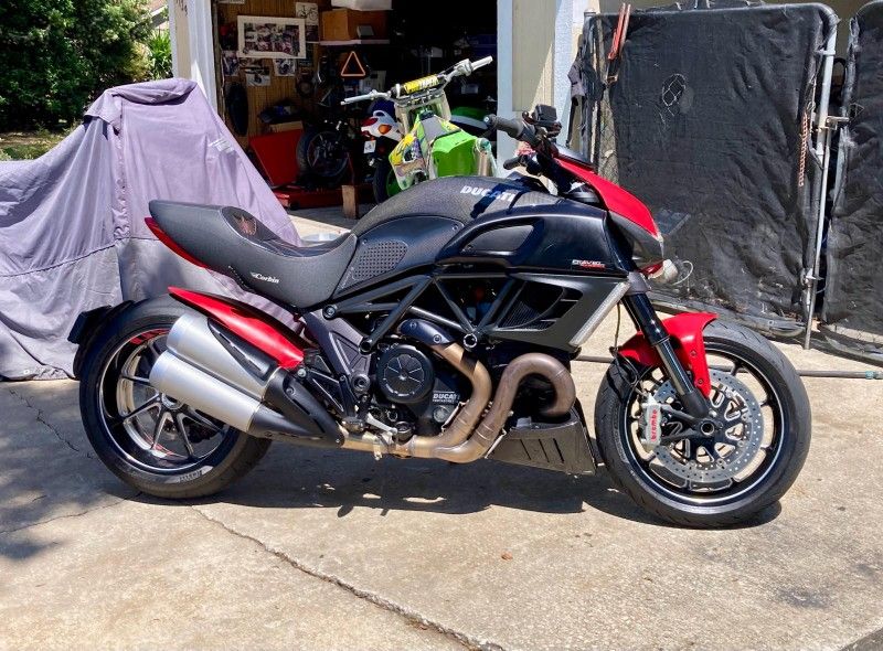 2012 Ducati diavel carbon