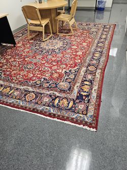 Vintage Persian/Oriental (Iranian) 9 ft. x 12 ft. rug.