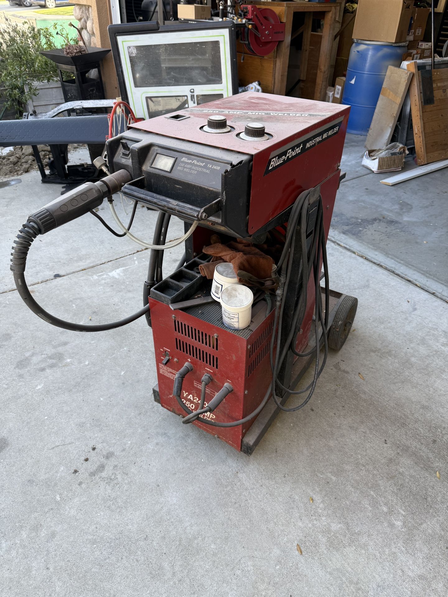 blue point YA 240B mig welder.