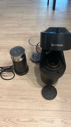 Nespeesso coffee vertuo maker with milk Frother
