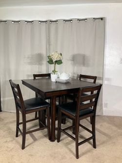 High Dining Table with Display Base & 4 Chairs PERFECT FOR APARTMENT.