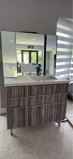 Bathroom Vanity with Medicine Cabinet