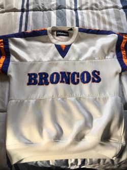 Denver Broncos Sweatshirt - Size Small