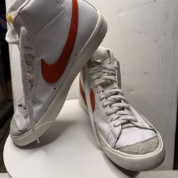 Nike Blazer Mid '77 Vintage High Top Sneakers in Habanero Red.