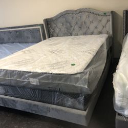 BRAND NEW QUEEN SIZE BED FRAME WITH MATTRESS AND BOX SPRING 