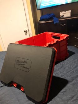 Milwaukee packout tool box
